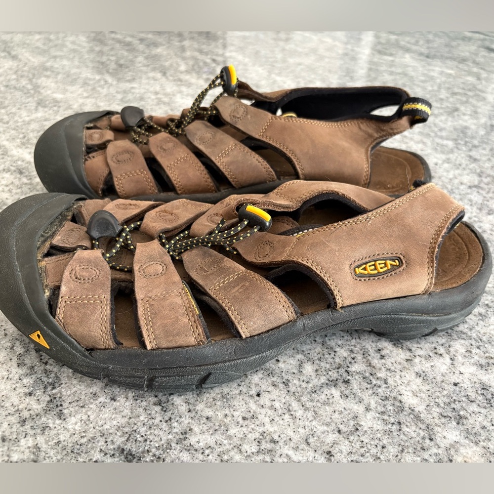 Keen Men’s Newport brown sandals